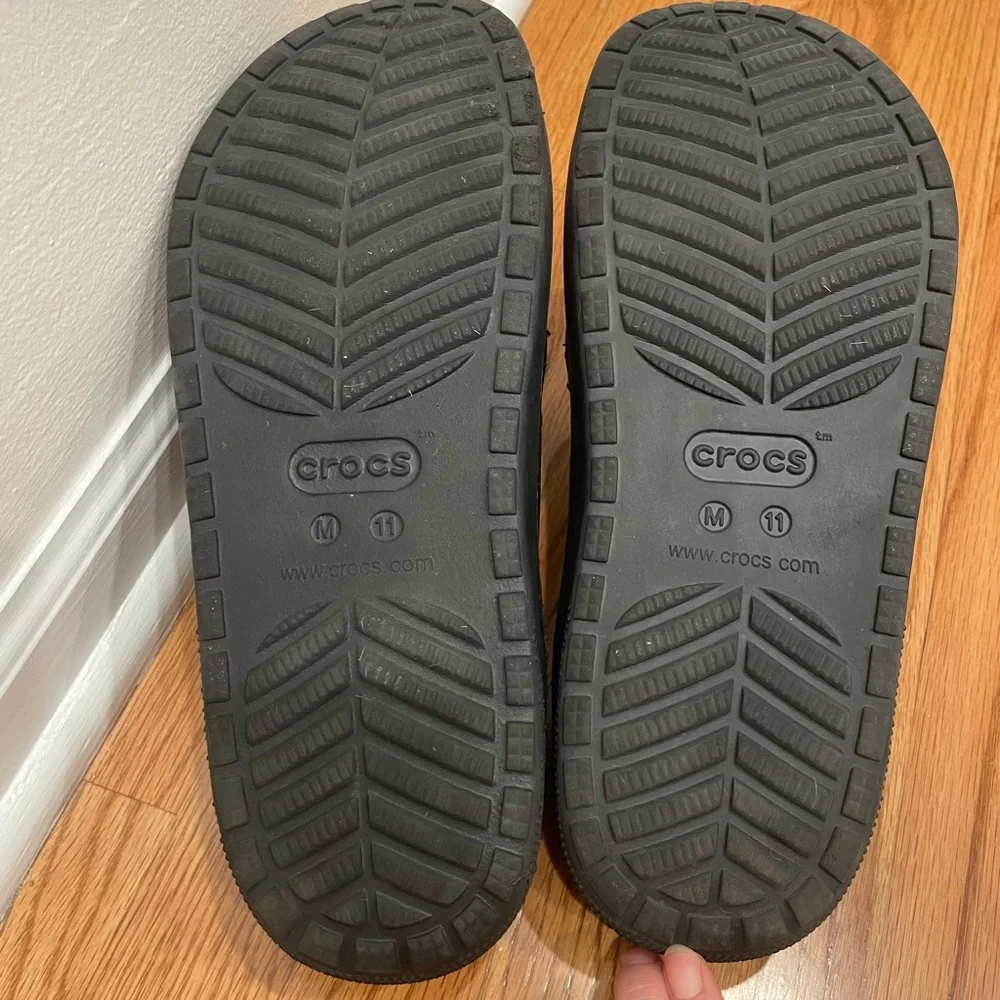 Black Fuzzy Slide Crocs Sandals - Mens Size 11 - Picture 2 of 5